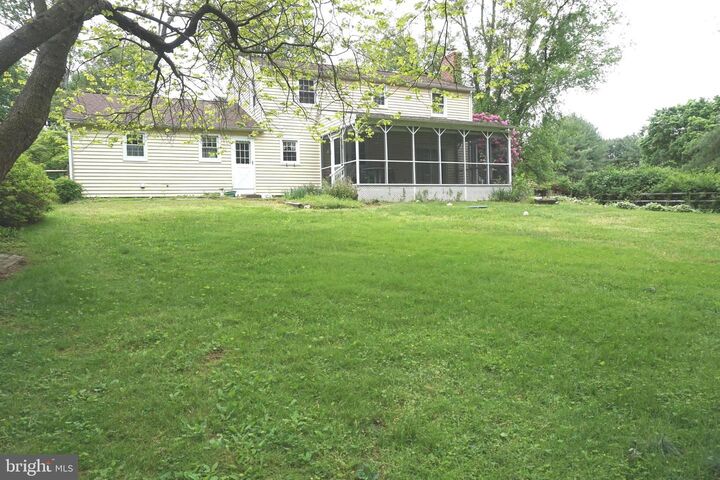 Property Photo: 1304 Chez Court MD 21047