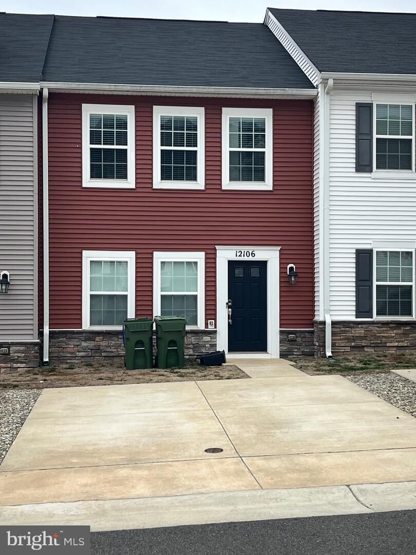 Property Photo: 12106 Bowling Farm Court VA 22407