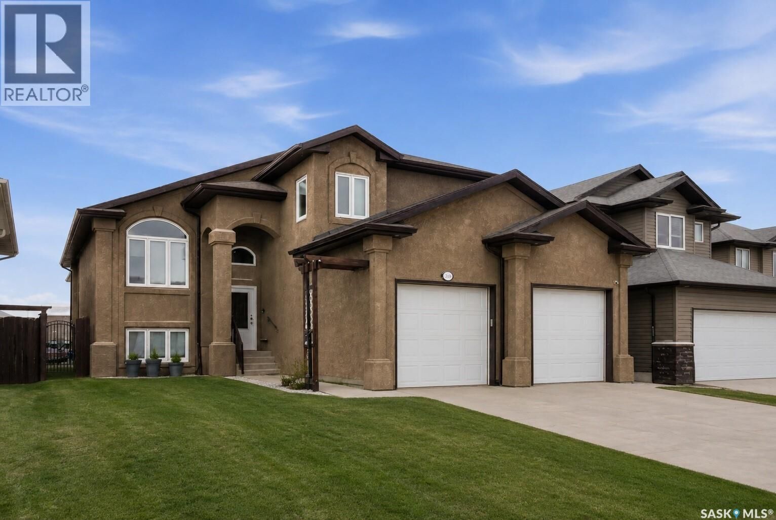 Property Photo:  335 McCallum Lane  SK S7R 0C3 