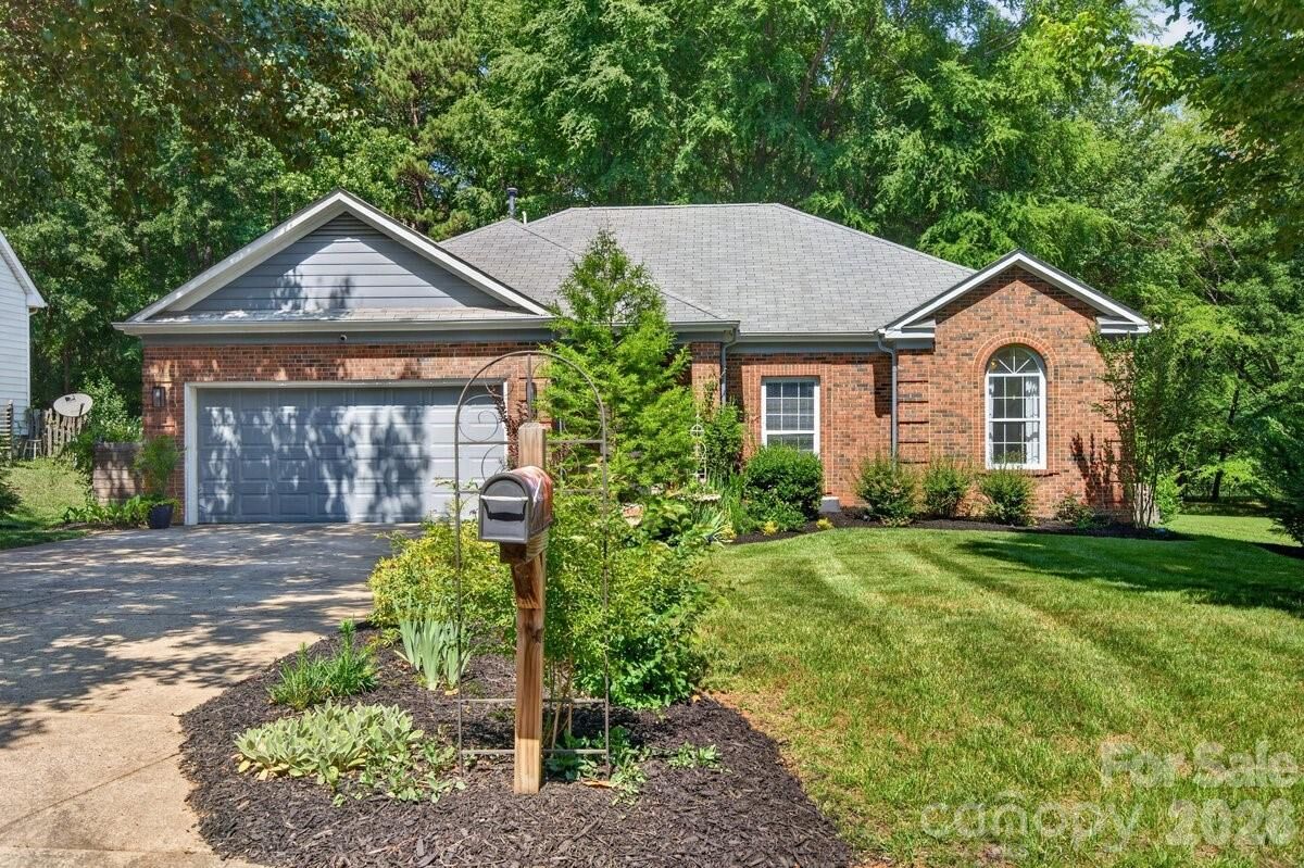 Property Photo:  11219 Isthmus Court  NC 28215 