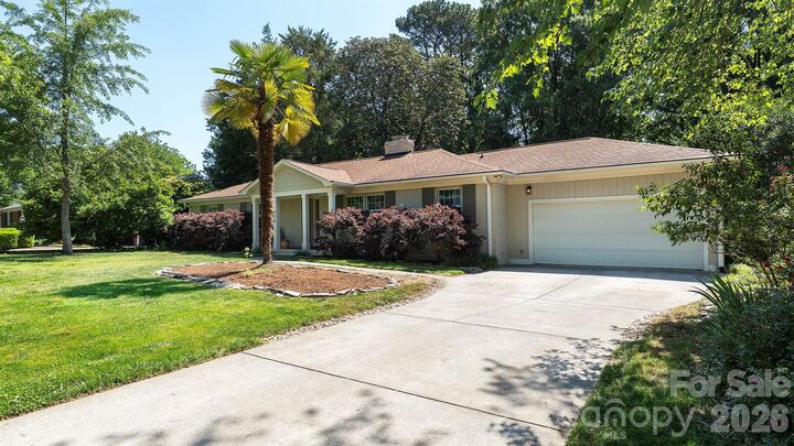 Property Photo: 434 Blairmore Drive NC 28211