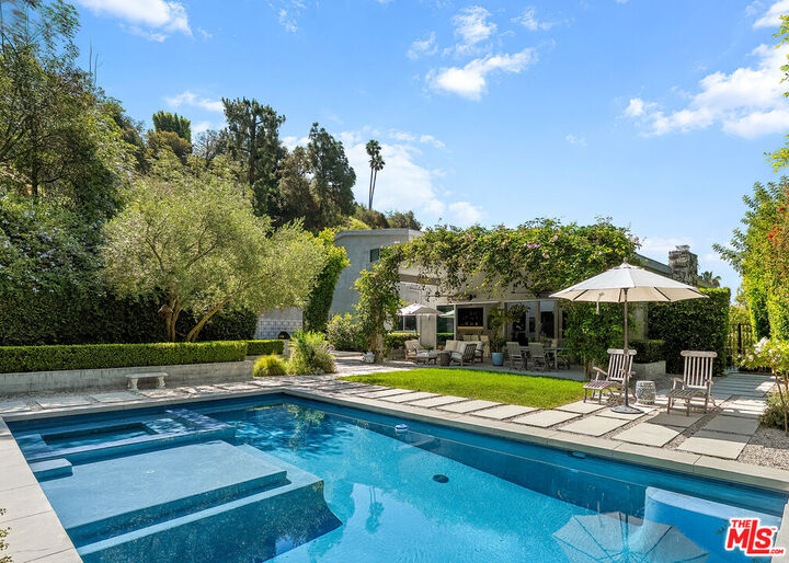 Property Photo: 13611 Bayliss Rd CA 90049