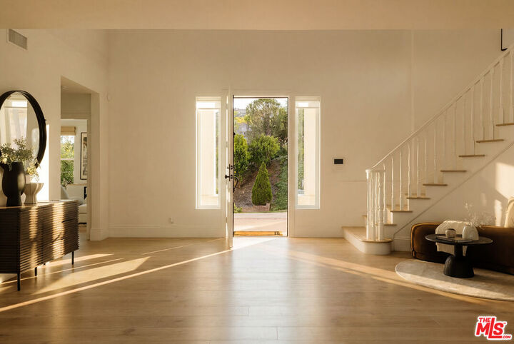 Property Photo: 24049 Chestnut Way CA 91302