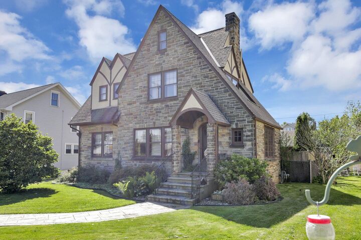 Property Photo: 1079 W Main Street OH 43055
