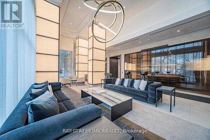 Property Photo:  8888 Yonge Street 514  ON L4C 6Z1 