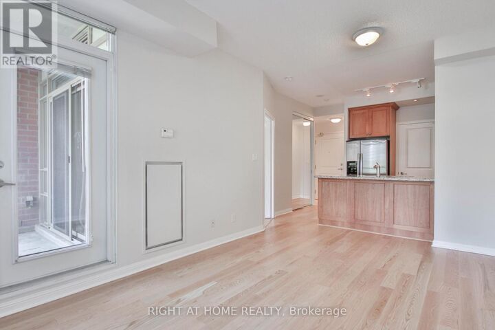 Property Photo: 900 Mount Pleasant Road 411 ON M4P 3J9