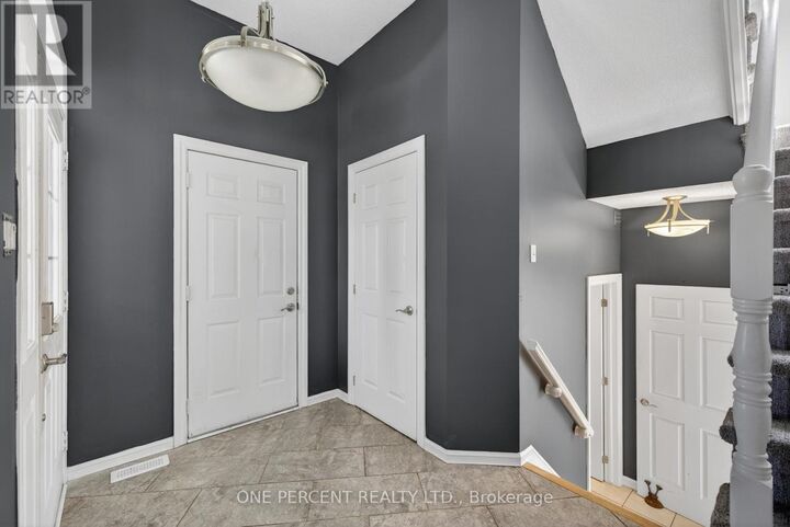 Property Photo:  1800 Nicolet Way  ON K4A 3T7 
