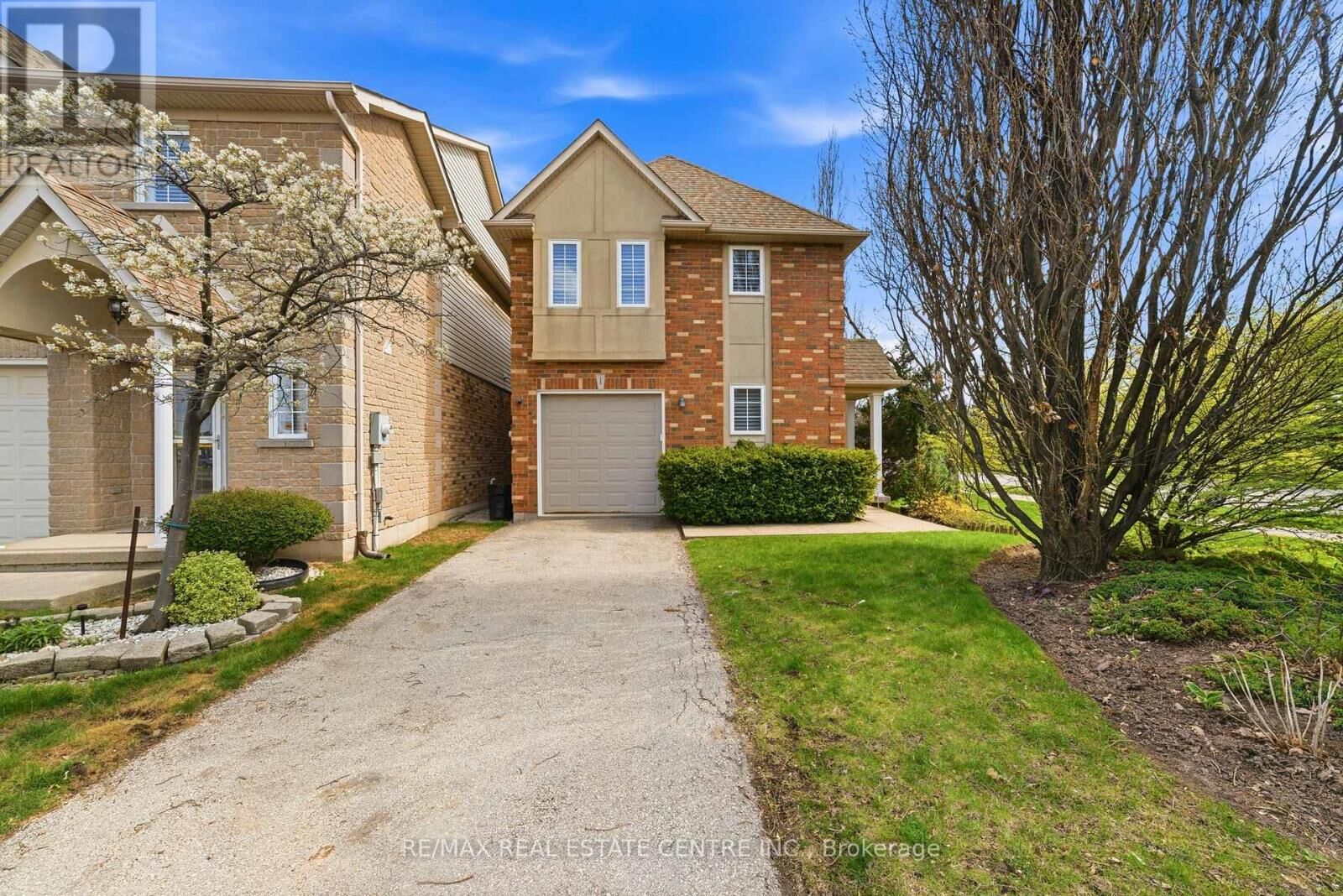 Property Photo:  876 Golf Links Road 1  ON L9G 3K9 