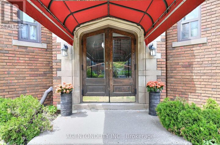 Property Photo:  1646 Bathurst Street 17  ON M5P 3J7 