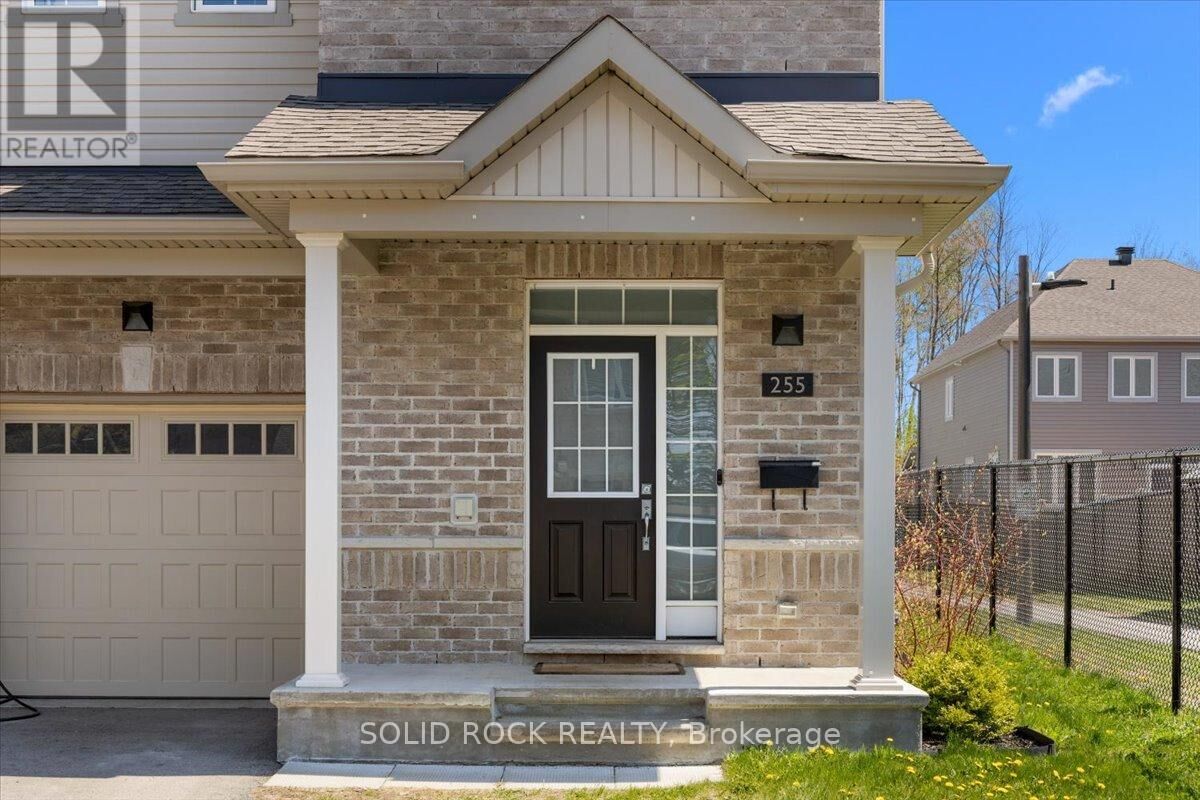 Property Photo:  255 Trailsedge Way  ON K1W 0E8 