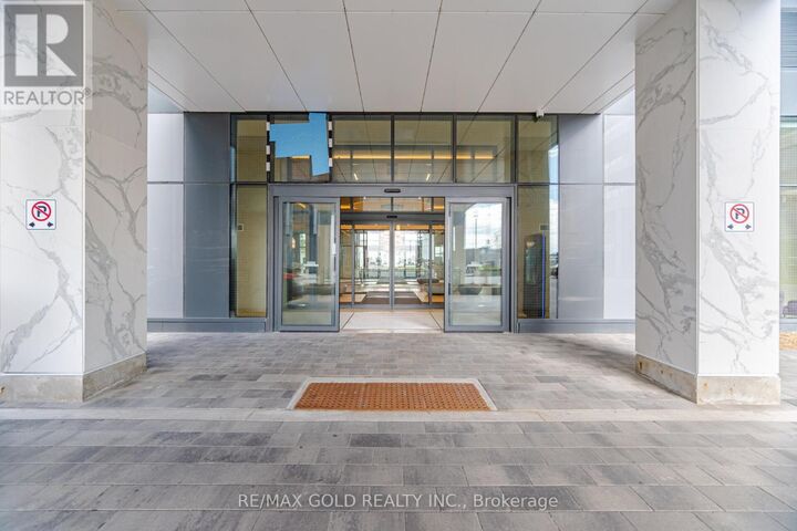 Property Photo:  8960 Jane Street 1421  ON L4K 2M9 