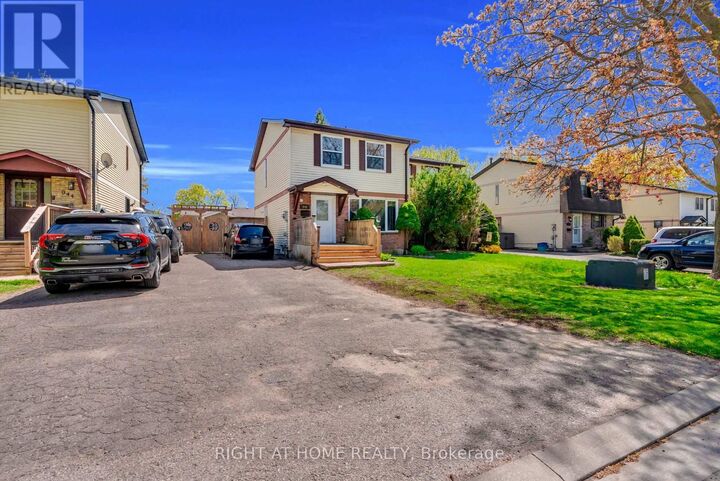 Property Photo: 940 Gentry Crescent ON L1K 1L8