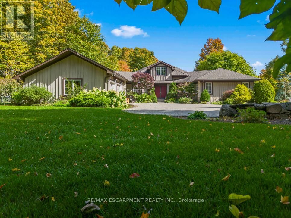 Property Photo:  22 Southridge Trail  ON L7K 0B3 