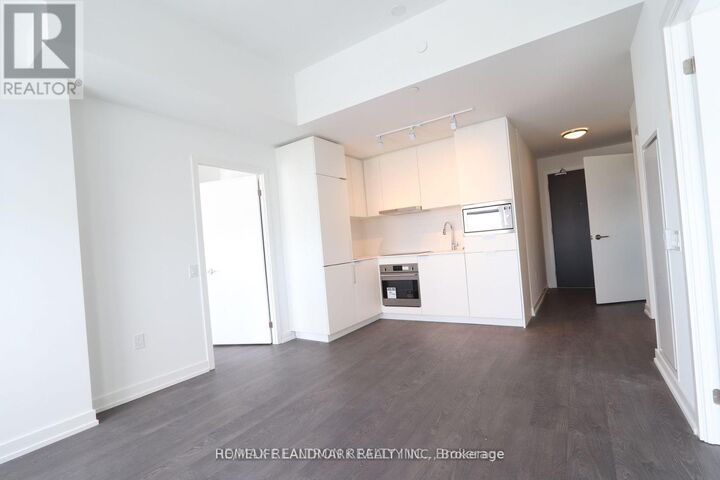 Property Photo:  7 Golden Lion Heights N1114  ON M2M 0C1 
