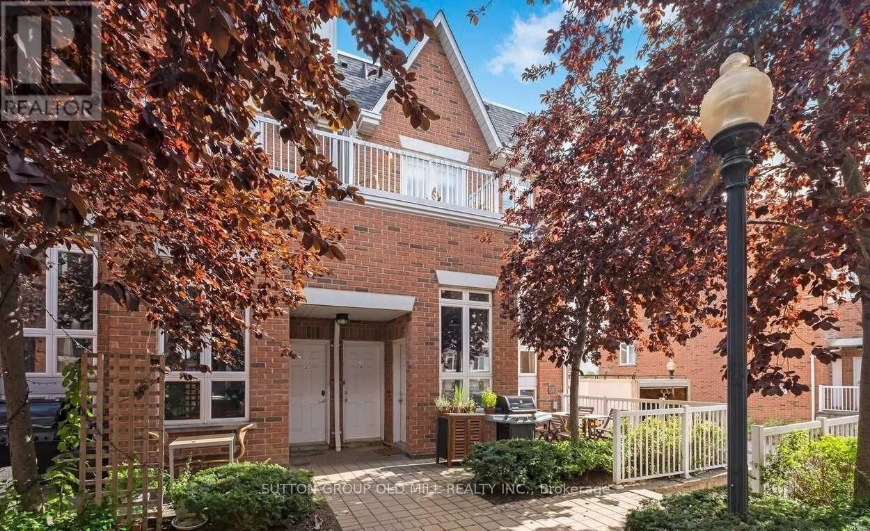 Property Photo: 12 Sudbury Street 1402 ON M6J 3W7