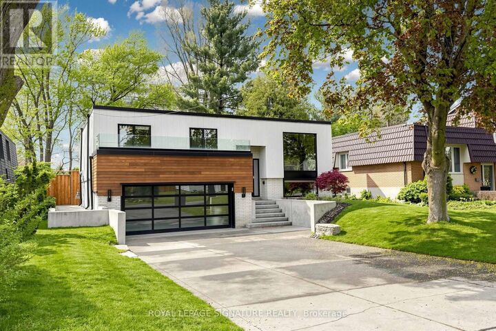 Property Photo:  27 Fairwood Place East  ON L7T 2B7 