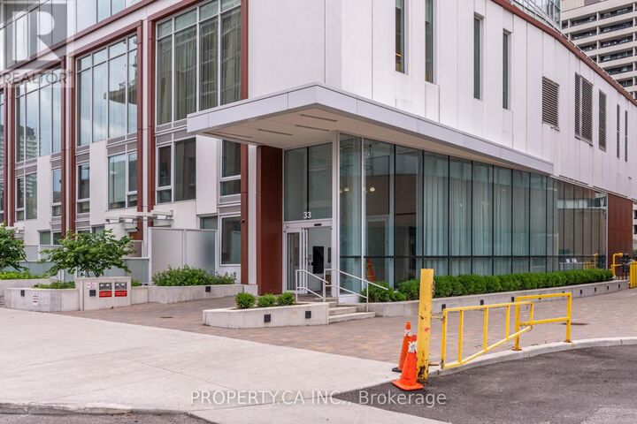 Property Photo:  33 Helendale Avenue 719  ON M4R 0A4 