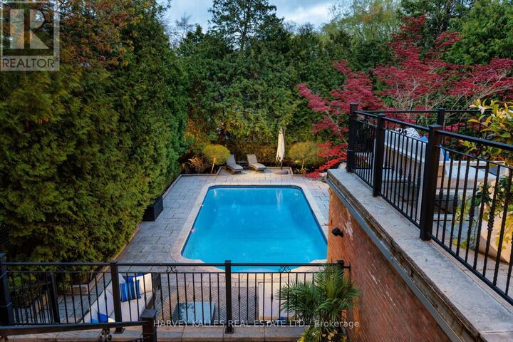 Property Photo:  215 Dunvegan Road  ON M5P 2P2 