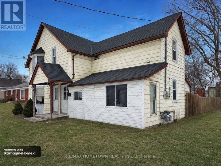 Property Photo:  5 Robinson Avenue  ON K7A 1K3 