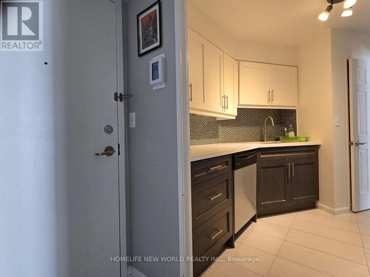 Property Photo:  7 Carlton Street 1013  ON M5B 2M3 