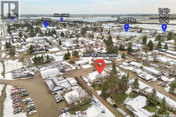 Property Photo:  306 4th Street S  SK S0K 2Z0 