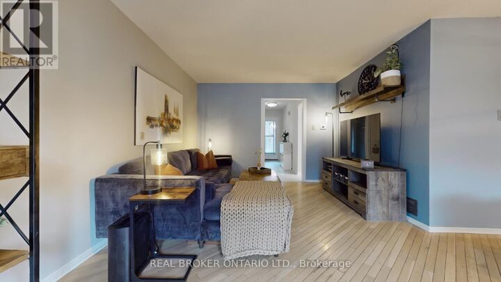 Property Photo:  12 Woodglen Way  ON L3R 3A8 