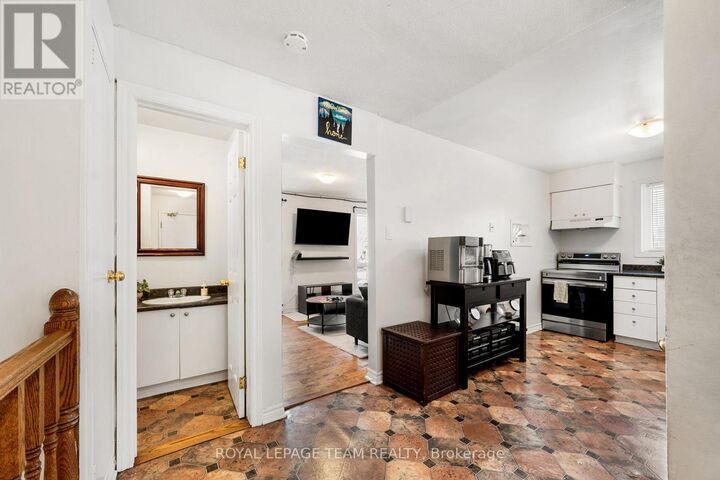 Property Photo: 160 Fenerty Court 4 ON K2L 3A7