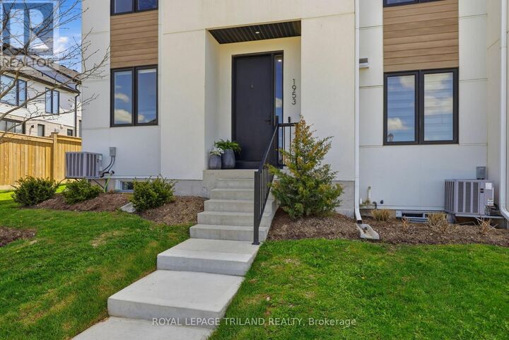 Property Photo:  1953 Upperpoint Gate  ON N6K 0L2 