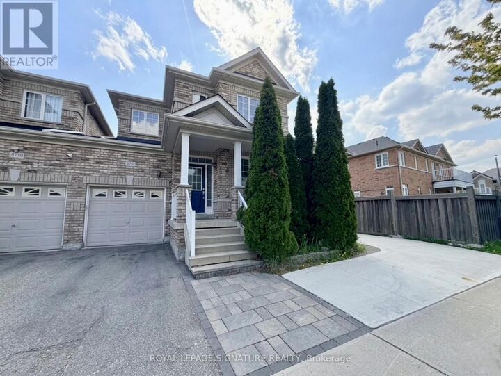 Property Photo:  5732 Jenvic Grove  ON L5M 7B4 