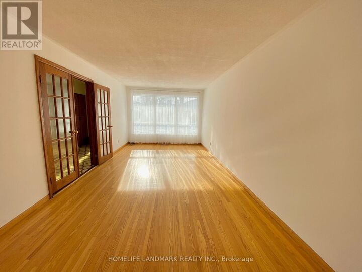 Property Photo: 2293 Delkus Crescent ON L5A 1K8
