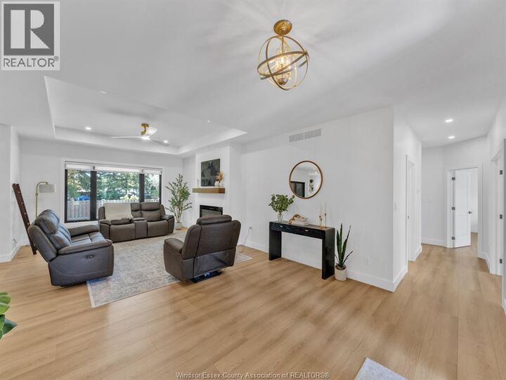 Property Photo:  1499 Fuller Drive  ON N9Y 3M7 