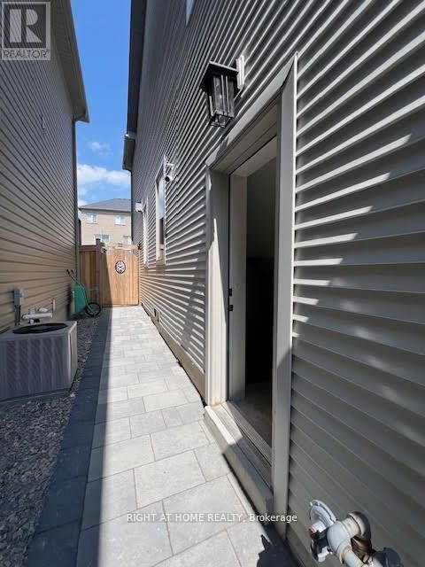 Property Photo:  169 Ice Place  ON L1H 7K4 
