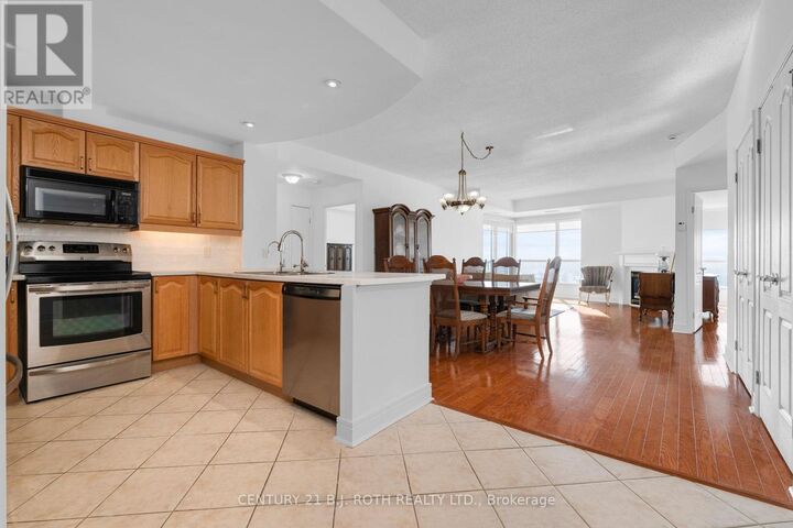 Property Photo:  2 Toronto Street 1402  ON L4N 9R2 