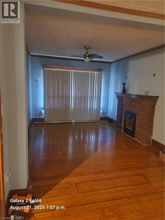 Property Photo:  18 Huxley Avenue South 1  ON L8K 2P6 