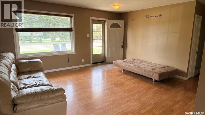 Property Photo:  1276 King Street  SK S4A 1L5 
