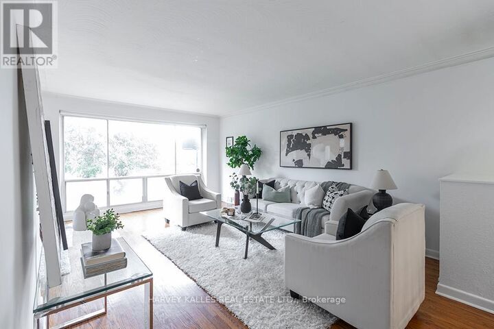 Property Photo:  135 Combe Avenue  ON M3H 4K2 
