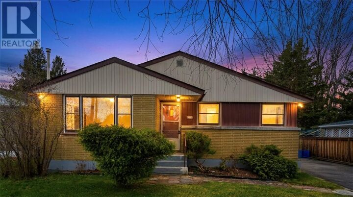 Property Photo: 1587 Crestmoor Road ON P3A 4M3