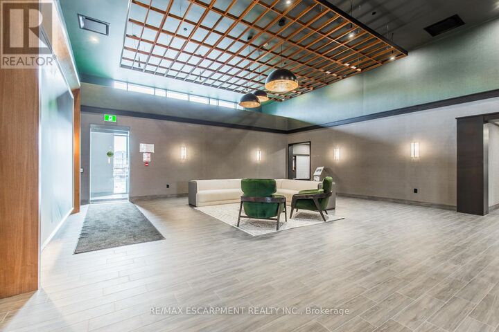 Property Photo:  450 Dundas Street East 1113  ON L8B 1Z2 