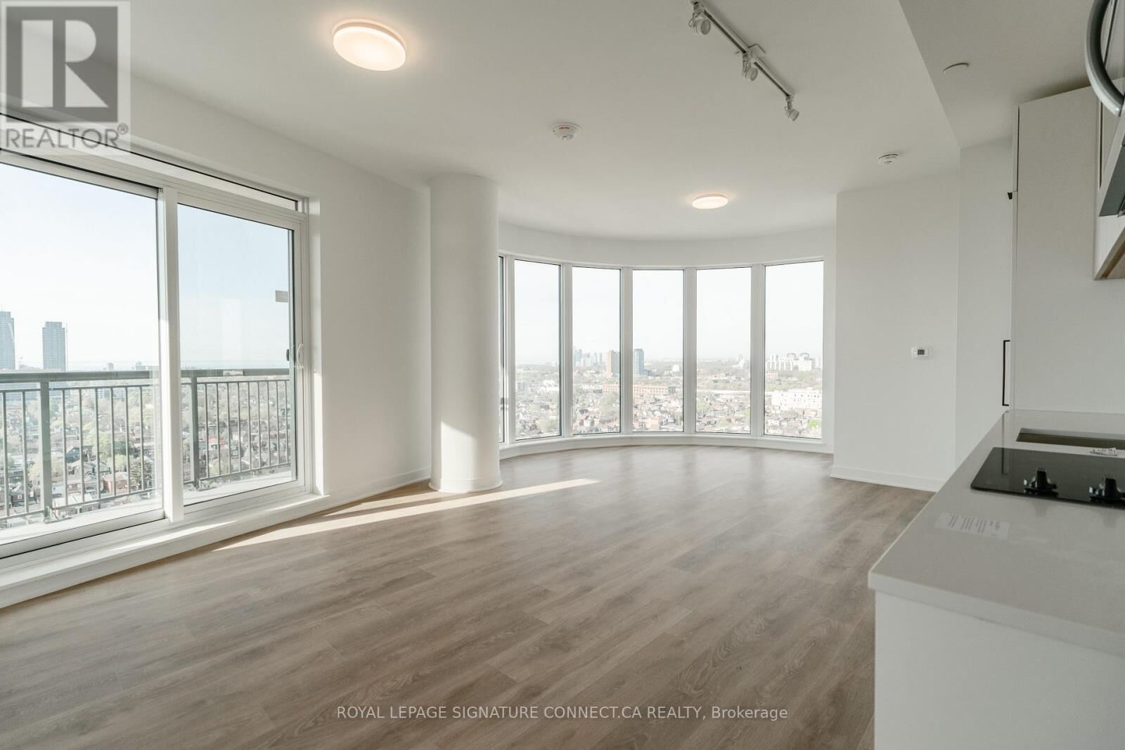 Property Photo:  1185 Dupont Street 1610  ON M6H 0G5 