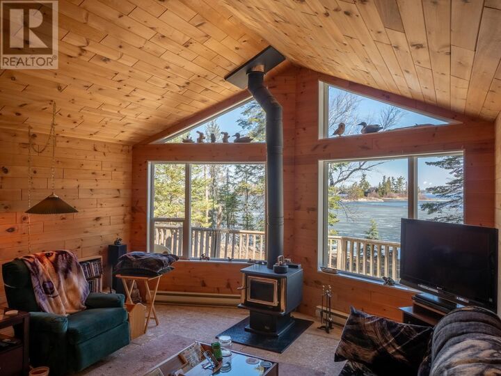 Property Photo:  15 Lily Pad Rd, McKenzie Portage Rd  ON P9N 0J2 