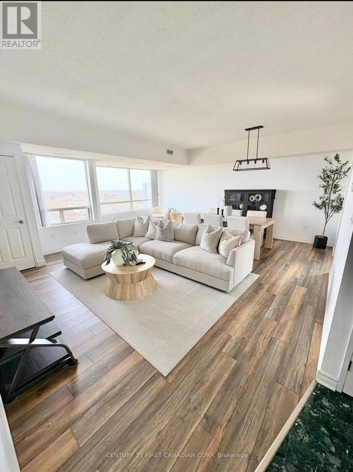 Property Photo: 744 Wonderland Road South 1206 ON N6K 4K3
