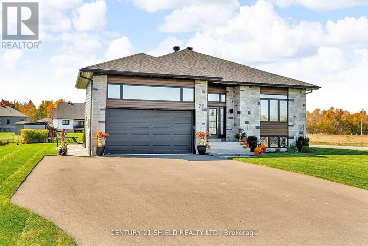 Property Photo:  71 Dale Street  ON K0C 1M0 