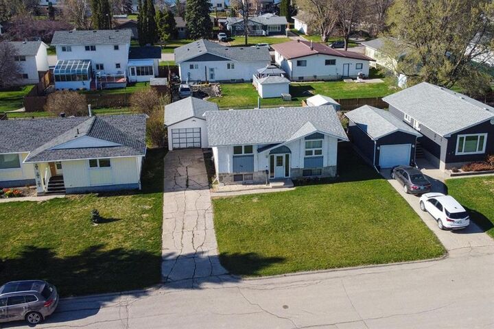 Property Photo: 34 Phoebe Street MB R1N 3E8