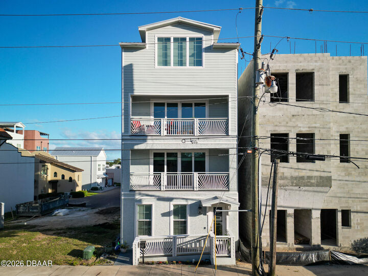 Property Photo: 140 Julia Street FL 32168