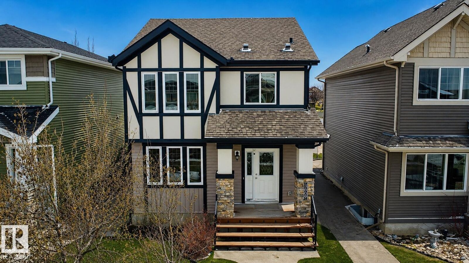 Property Photo:  3609 Weidle Bend Bend SW  AB T6X 1T5 