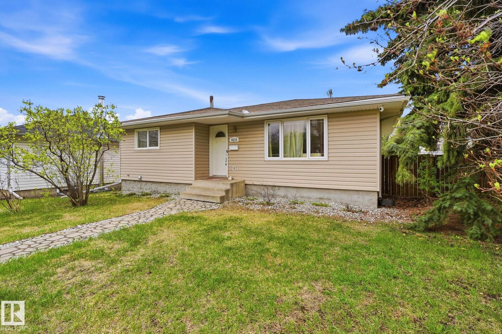 Property Photo: 6219 134 Avenue NW AB T5A 0L7