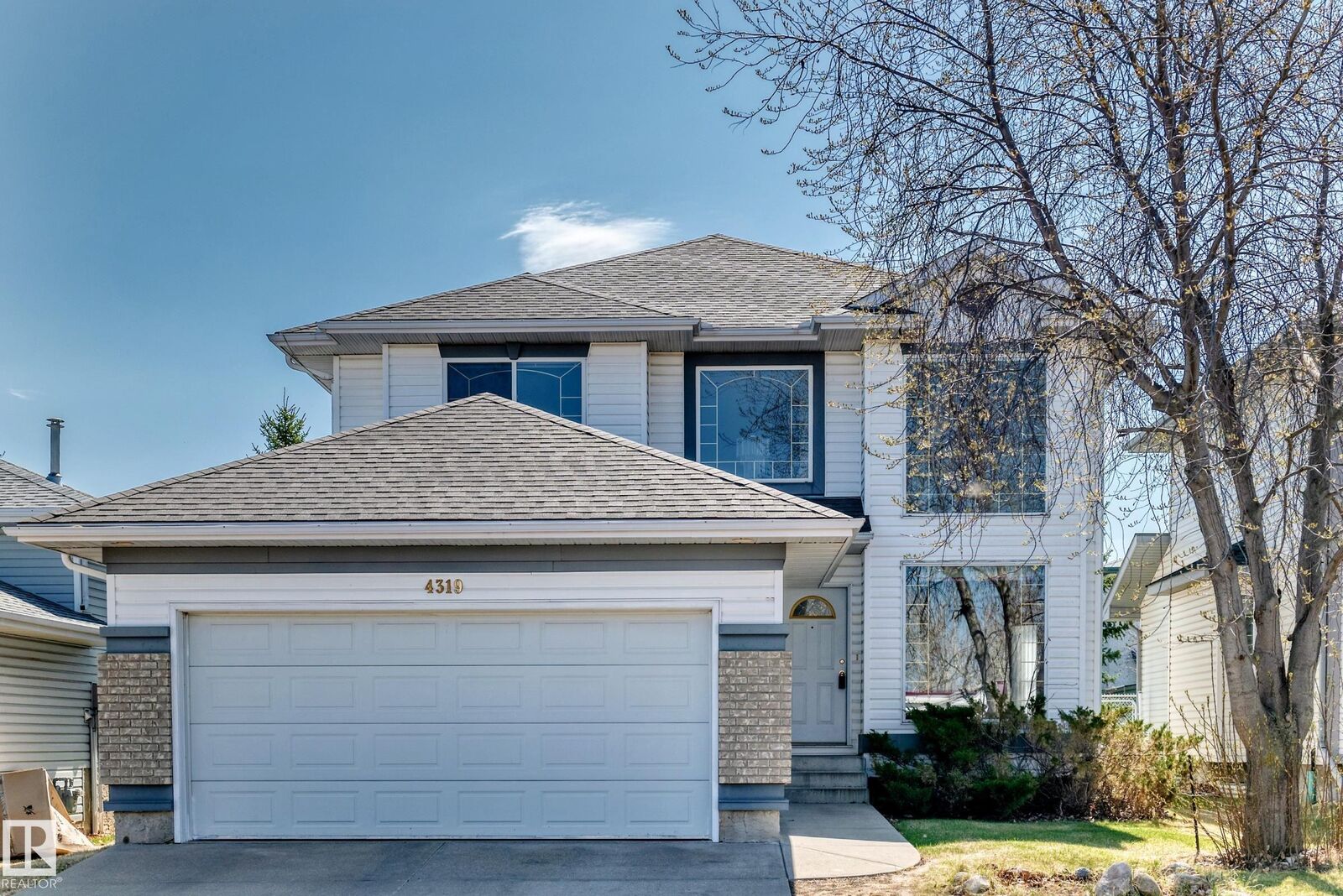 Property Photo:  4319 39 Avenue NW  AB T6L 7B6 