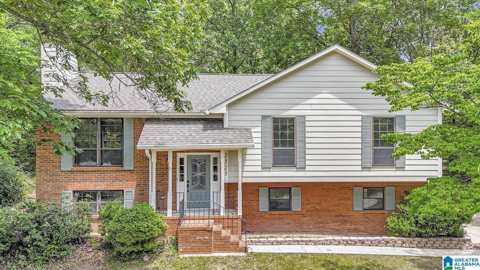Property Photo: 2523 Chandawood Court AL 35124