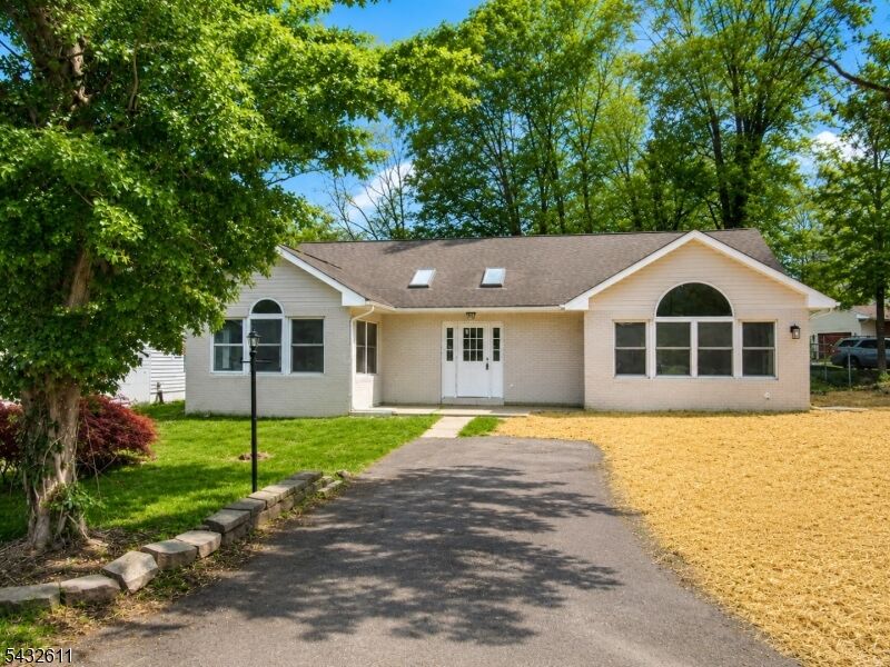 Property Photo: 7 Lorettacong Dr NJ 07849