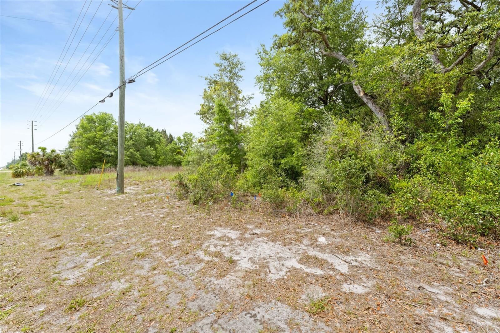 Property Photo: 8093 County Line Road FL 34606